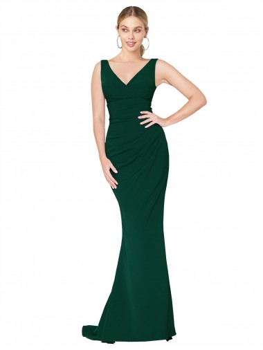 Vendedor de Decote V Crepe Esticado Sem Mangas Verde Meia-Noite Vestidos de Madrinha / Vestidos de Noite / Vestidos de Festa